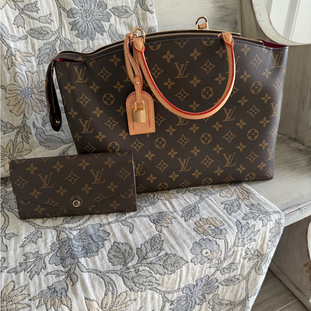 Designer Look Tote and wallet with Vachetta Leather